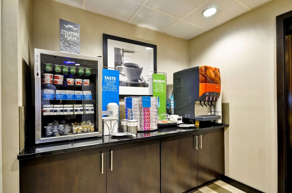 Hampton Inn Kansas City Overland Park - photo 49