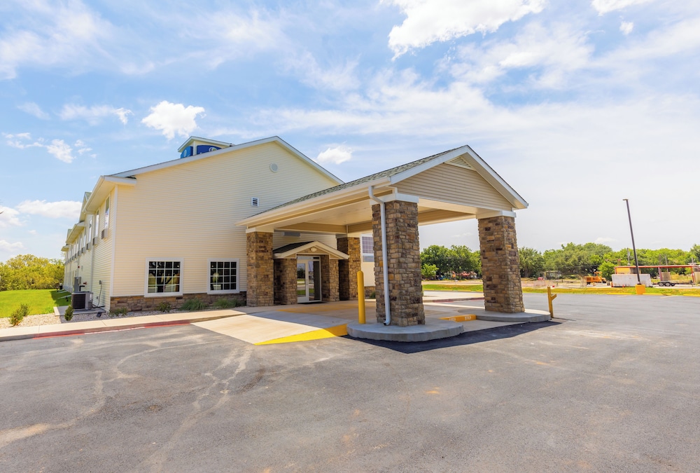 Cobblestone Inn & Suites Winters - photo 94