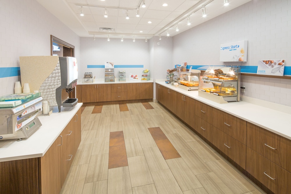 Holiday Inn Express & Suites Indianapolis NW Zionsville by IHG - photo 14