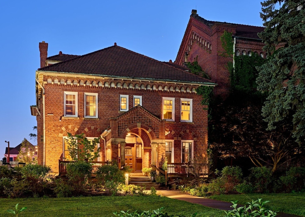 Aleo in Detroit, United States