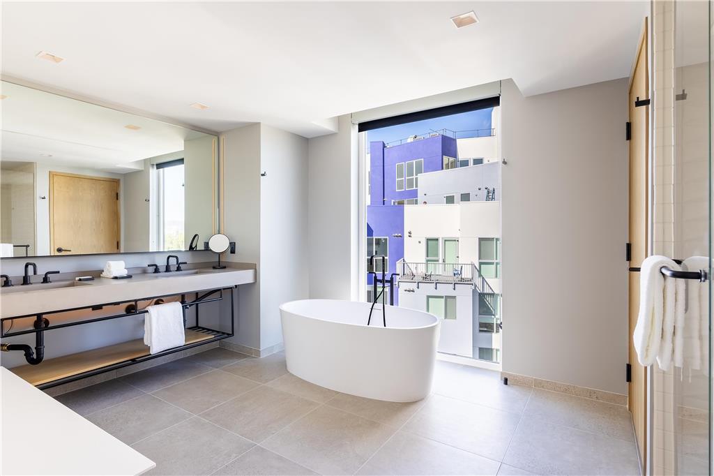 The Shay Hotel - photo 41