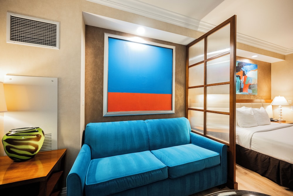 StripViewSuites at Signature - photo 146