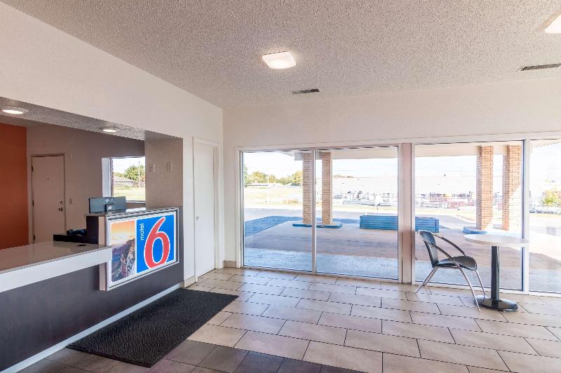 Motel 6 Clinton OK - photo 28