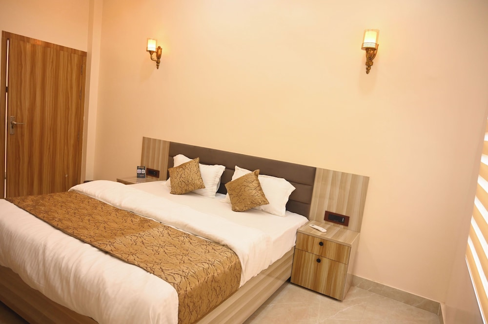 Aryavart Hotel in Fyzabad, India