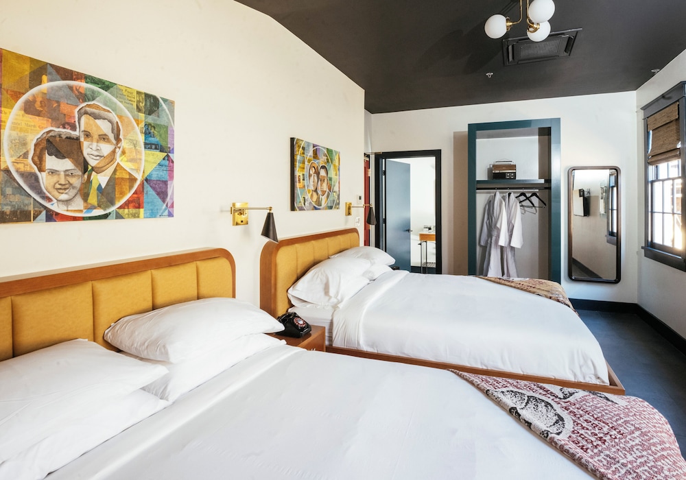 Dew Drop Inn - photo 9