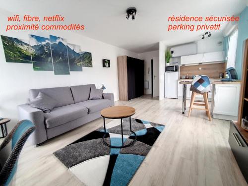 Studio - carbon neutral hotel in Sens