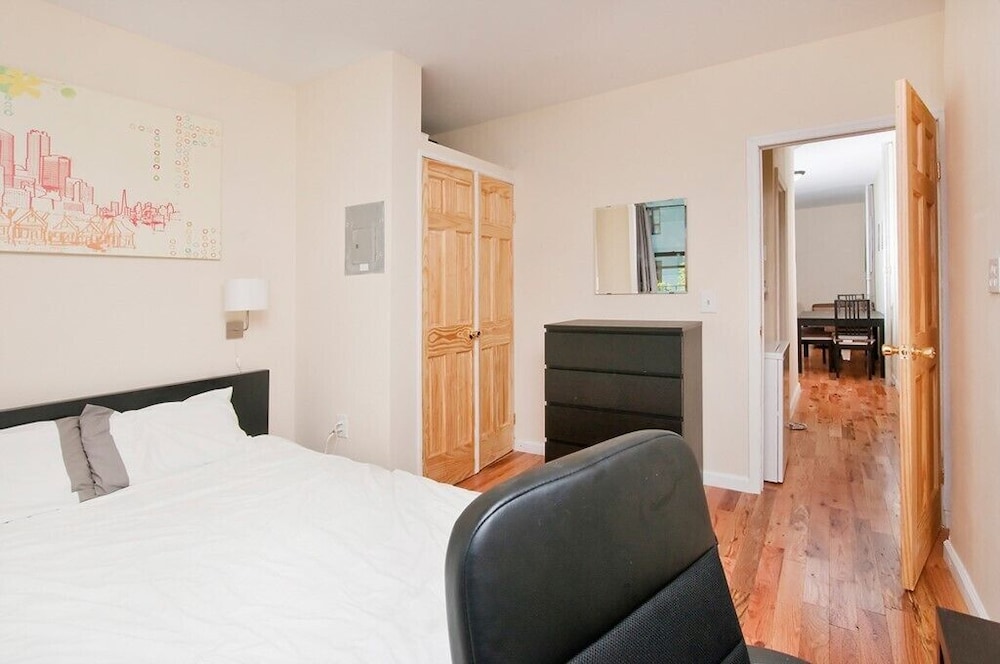 Upscale Newly Renovated 2 BR on Midtown East New York - photo 3