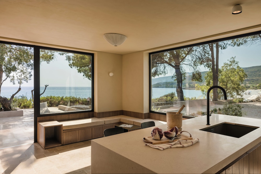 Home By The Sea — 4-Star Luxury Hotel in Kardamyli, Greece