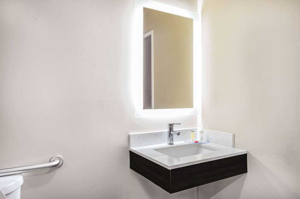 Super 8 by Wyndham Joliet - photo 21