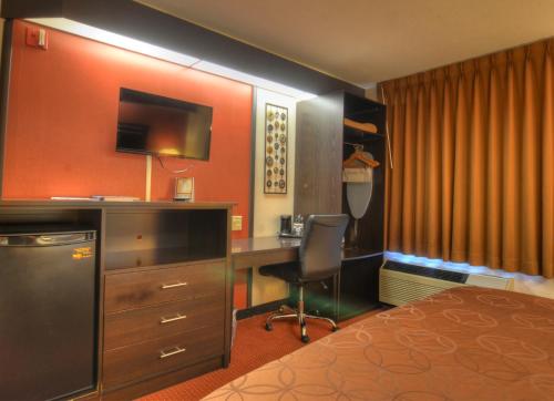 Smoky Mountain Inn & Suites - photo 5