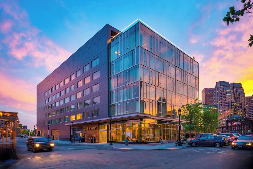 The Envoy Hotel Autograph Collection — 4-Star Luxury Hotel in Boston, United States