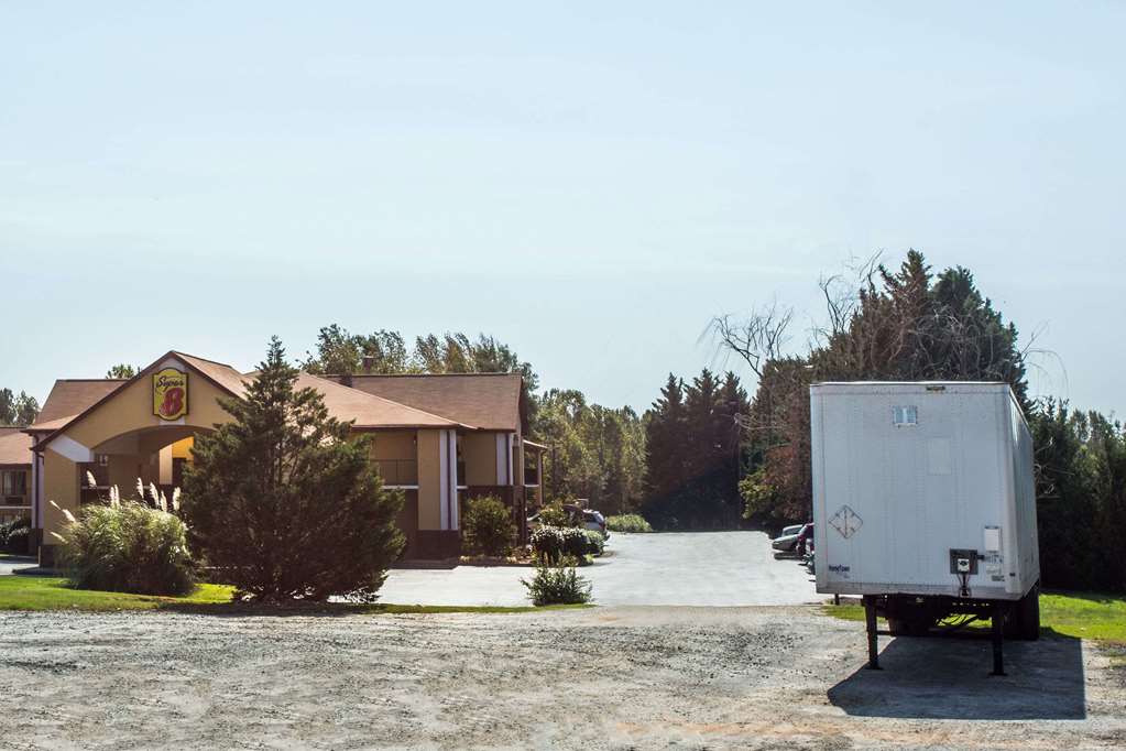 Super 8 by Wyndham Lavonia - photo 13