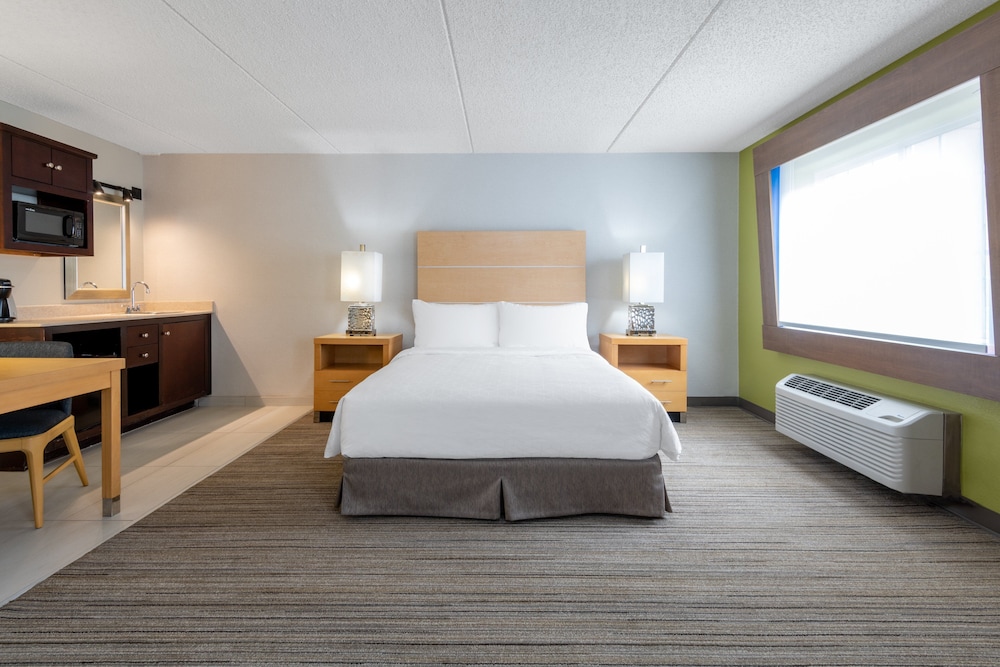 Holiday Inn Express & Suites Wheat Ridge Denver West - photo 11