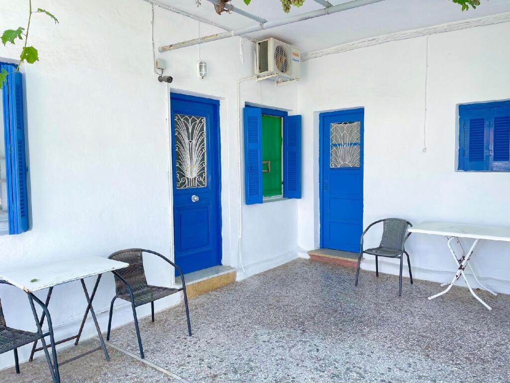 Katerina Beach Rooms in Andros, Greece