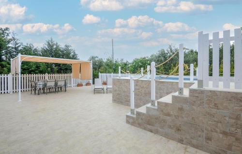 Cozy Home In Cecina With Wifi — 4-Star Luxury Hotel in Cecina, Italy