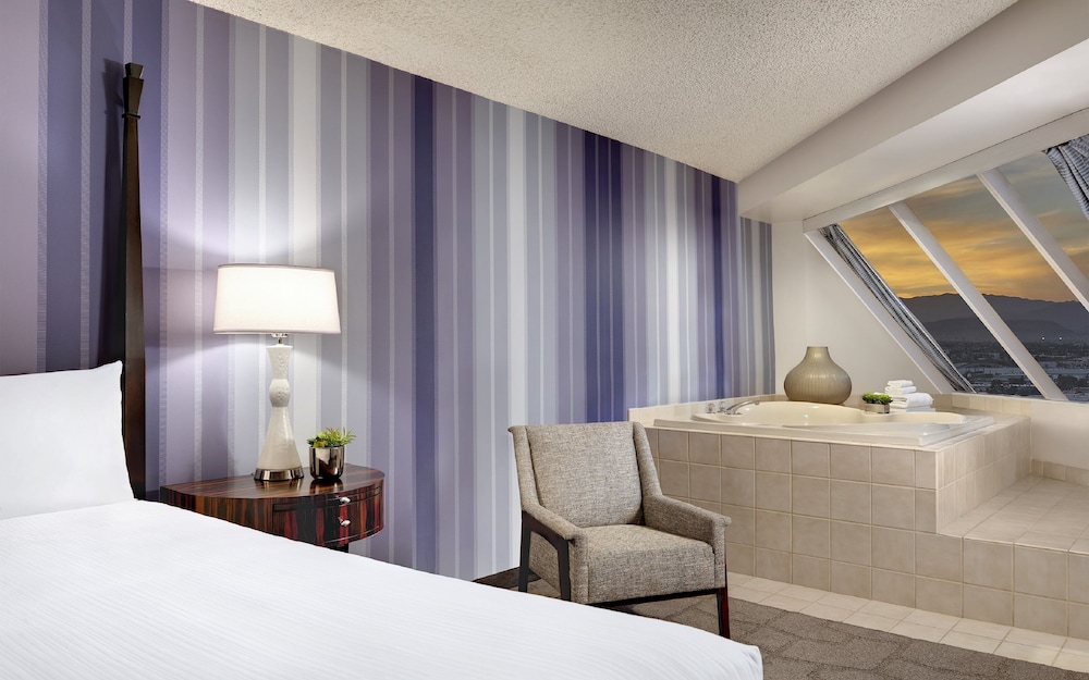 Luxor Hotel and Casino - photo 14