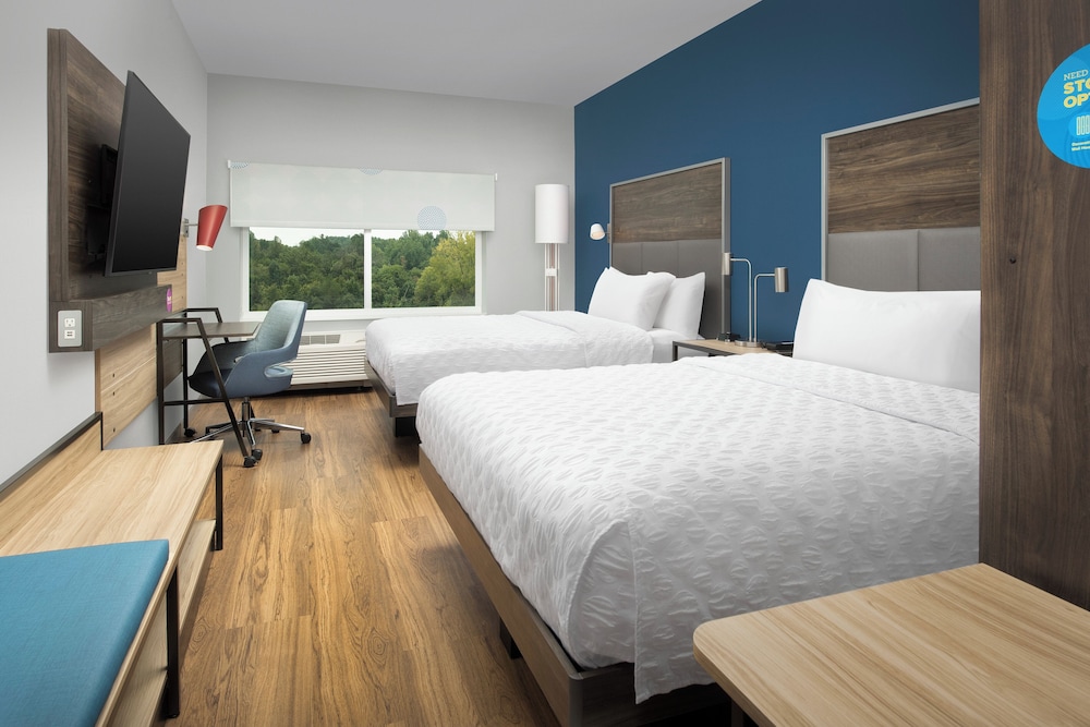 Tru by Hilton Charlotte Airport Lake Pointe - photo 14