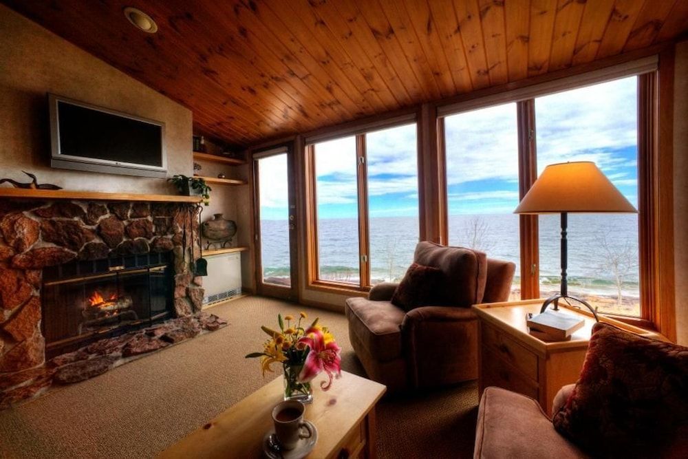 Bluefin Bay on Lake Superior - photo 14