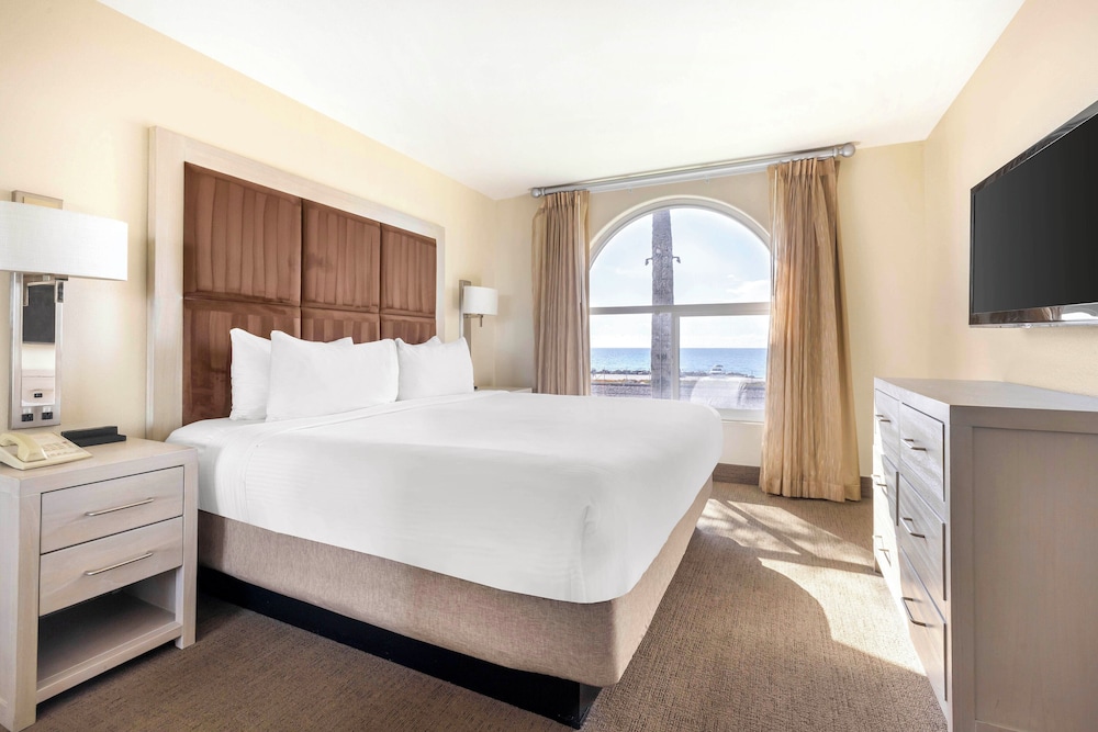 Hilton Vacation Club Riviera Beach & Shores CA - photo 53