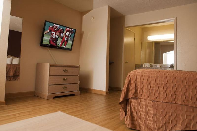 Red Roof Inn & Suites Jackson TN - photo 17