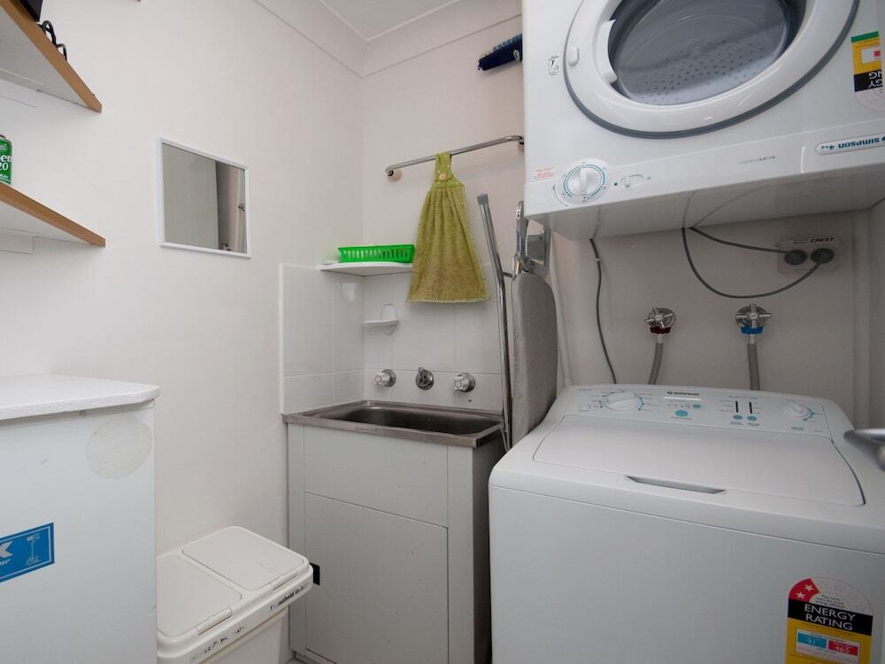 Intrepid 13 fantastic unit with stunning water views — 4-Star Luxury Hotel in Nelson Bay, Australia