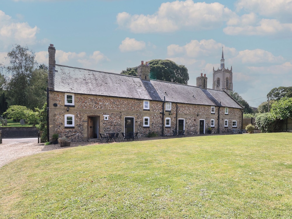 Pear Tree Cottage — 4-Star Luxury Hotel in Swaffham, United Kingdom