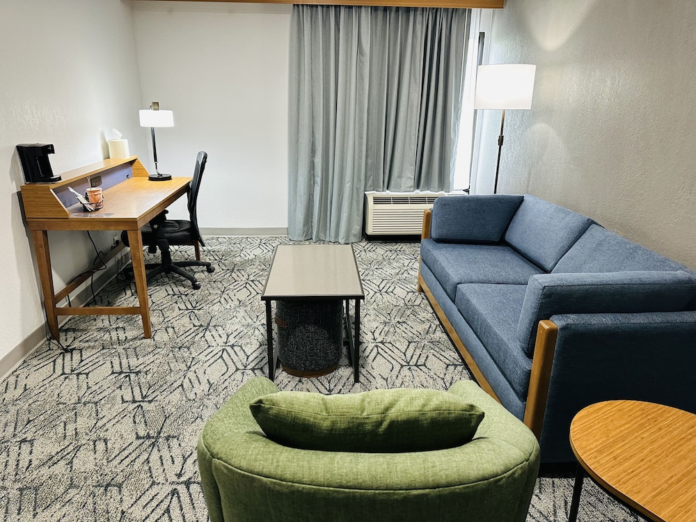 Country Inn & Suites by Radisson Canton near Hall - photo 13