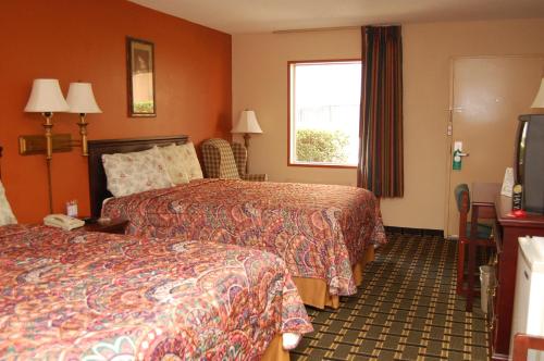 Executive Inn and Suites Springdale - photo 28