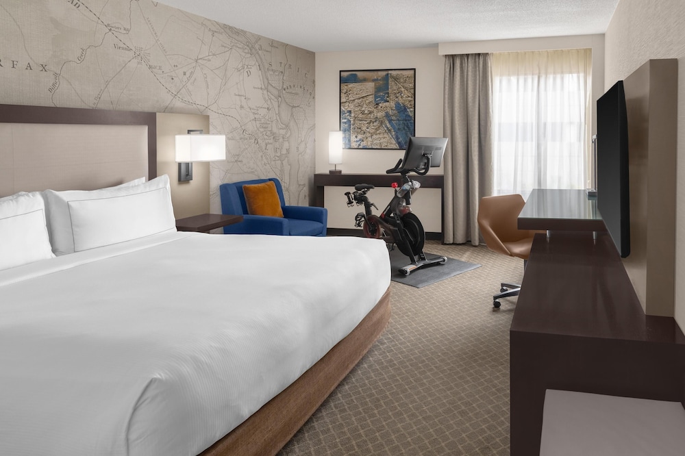 Doubletree by Hilton McLean Tysons - photo 25