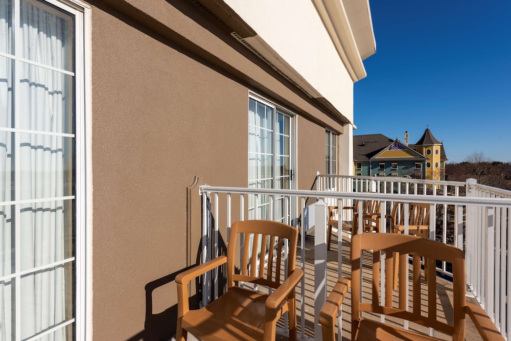 Hampton Inn Holland - photo 33