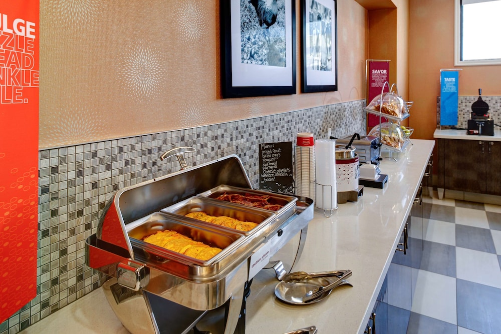 Hampton Inn & Suites Columbus - photo 47