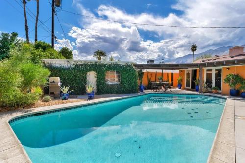 Spanish Home in Desirable Movie Colony East — 4-Star Luxury Hotel in Palm Springs, United States
