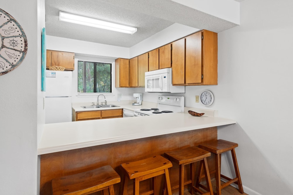 Portside Resort Pet Friendly Rentals by Panhandle Getaways - photo 32