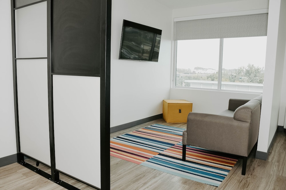 Aloft Omaha West - photo 19