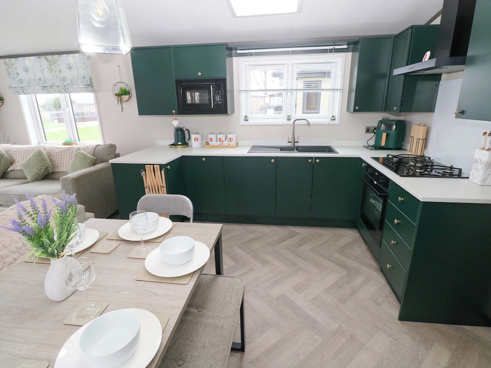 Oyster Lodge — 4-Star Luxury Hotel in Haverfordwest, United Kingdom