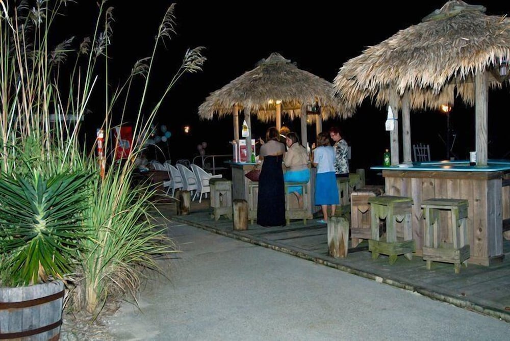 Snug Harbor Marina and Hotel - photo 21