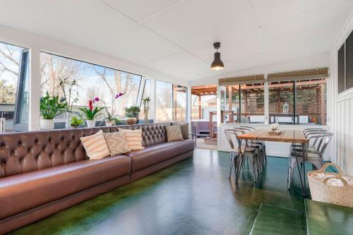 Best Experience In Denver Hot Tub And Fire Pit 4 Miles To Dt in Denver, United States