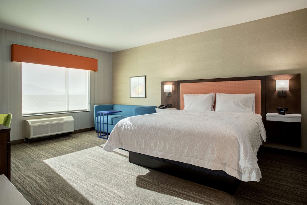 Hampton Inn & Suites Indio - photo 4