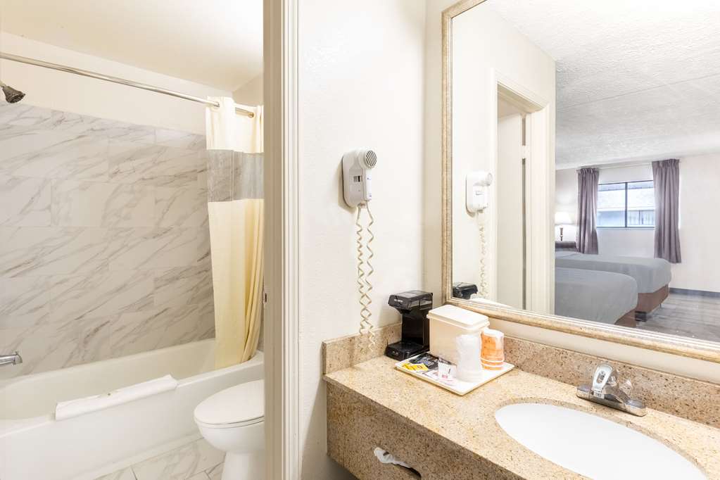 Quality Inn Middleburg Heights near Cleveland Airport - photo 24