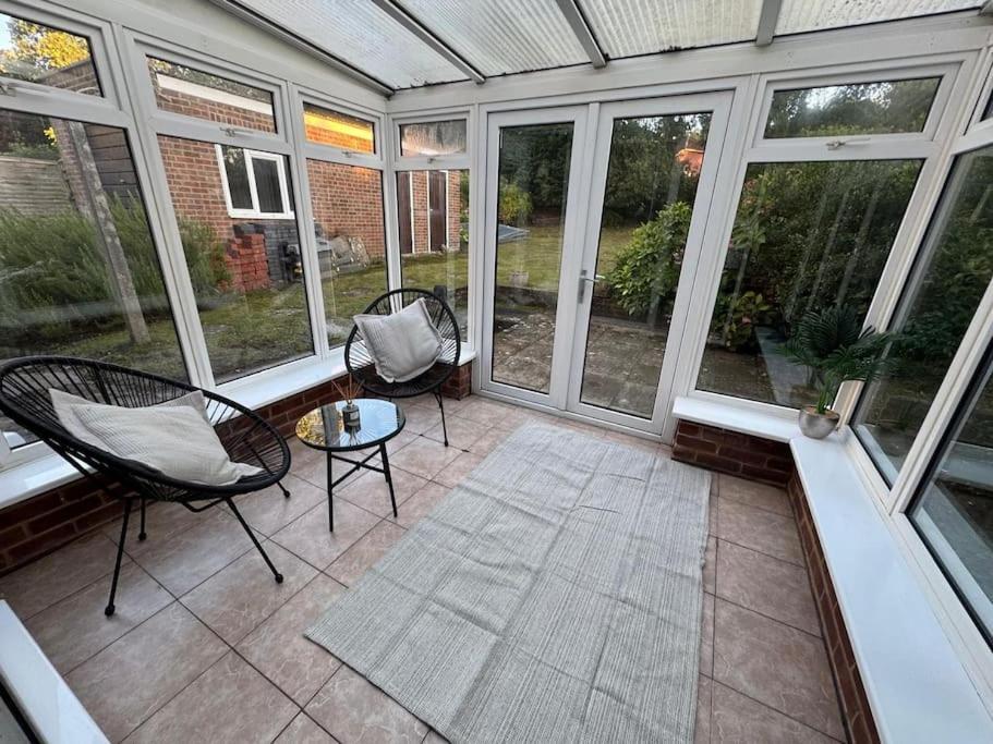 Spacious 3 bed garden & parking — Finchampstead — photo 2