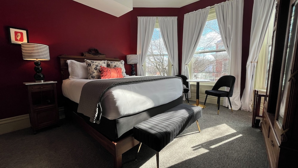 Stone Gables Inn - photo 4