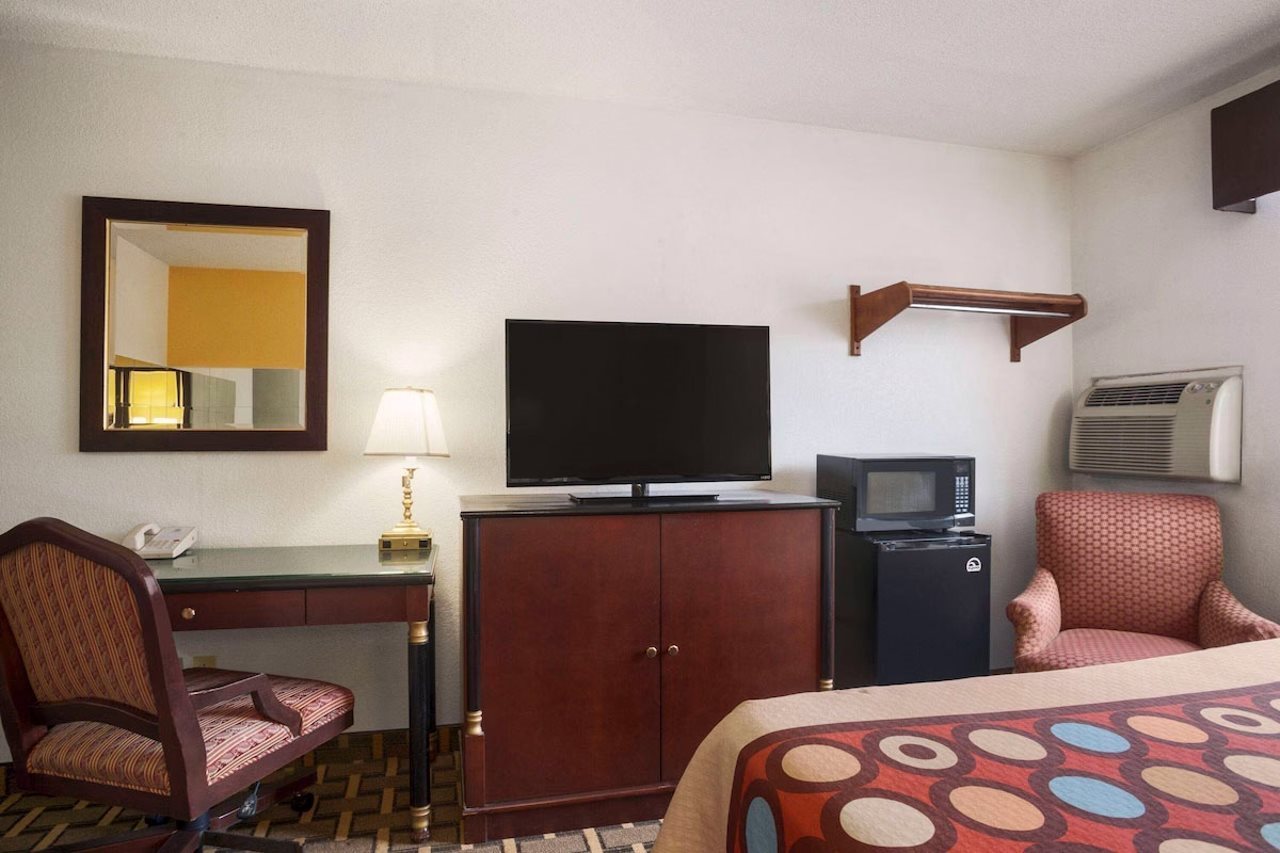 Super 8 by Wyndham Brookville - photo 15