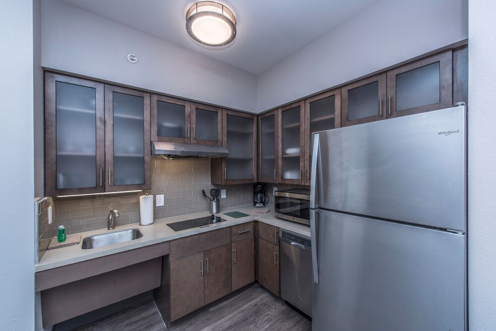 Staybridge Suites Charleston Mount Pleasant by IHG - photo 13