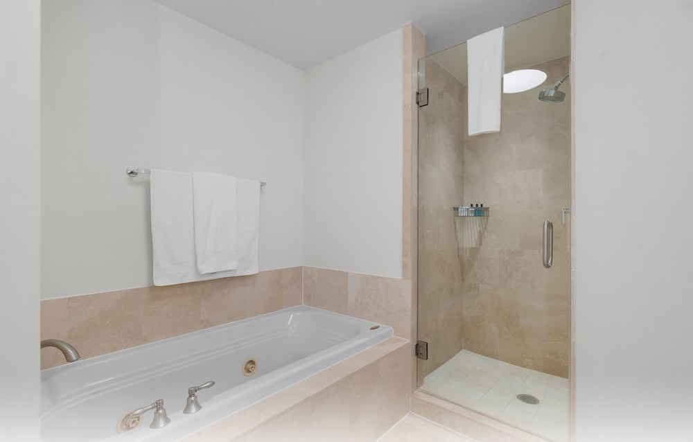 Fontainebleau Miami Beach Private Luxury Suites - photo 369