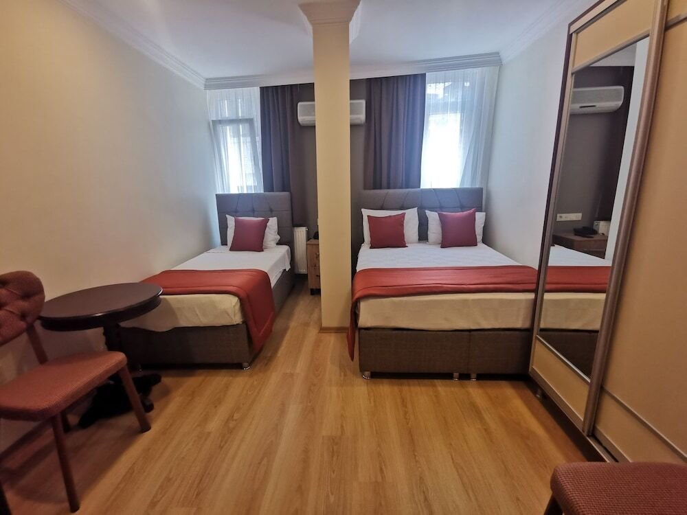 Silviya — Istanbul — photo 3