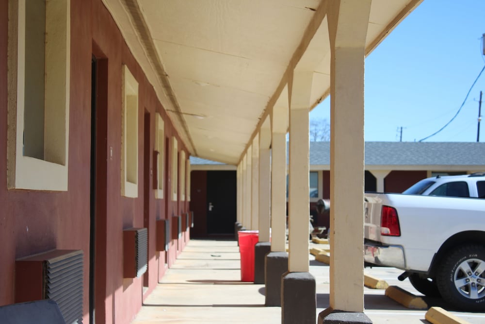 Village Inn Cotulla - photo 37