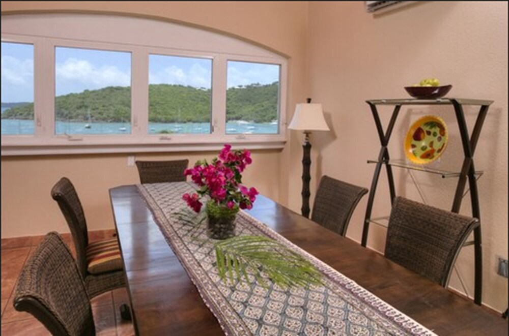 Grande Bay Resort — 4-Star Luxury Hotel in Cruz Bay, U.S. Virgin Islands