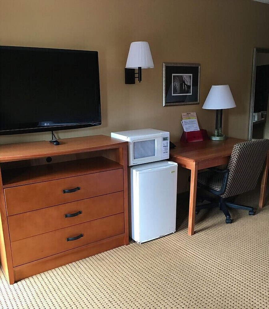 Fairview Inn Airport - photo 12