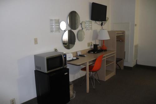 Howard Johnson by Wyndham Tifton GA I 75 - photo 53