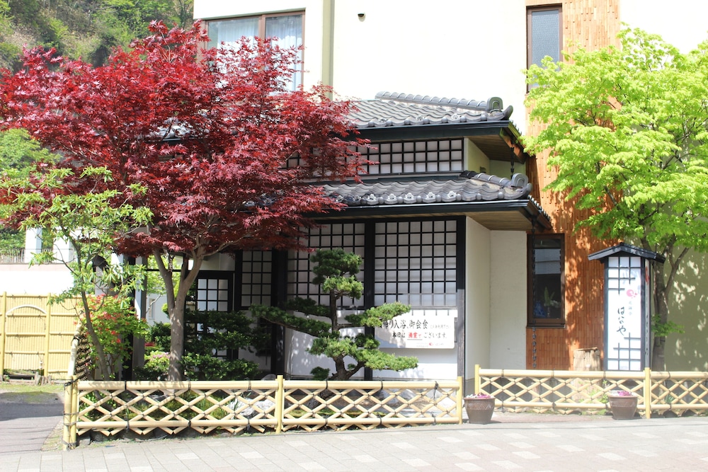 Kashoutei Hanaya - carbon neutral hotel in Noboribetsu